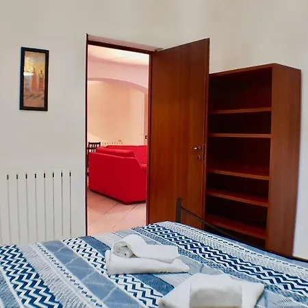 Regina Apartment *